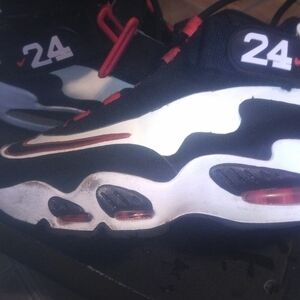 Nike Kids Sneakers Black and White Red! Good Shape